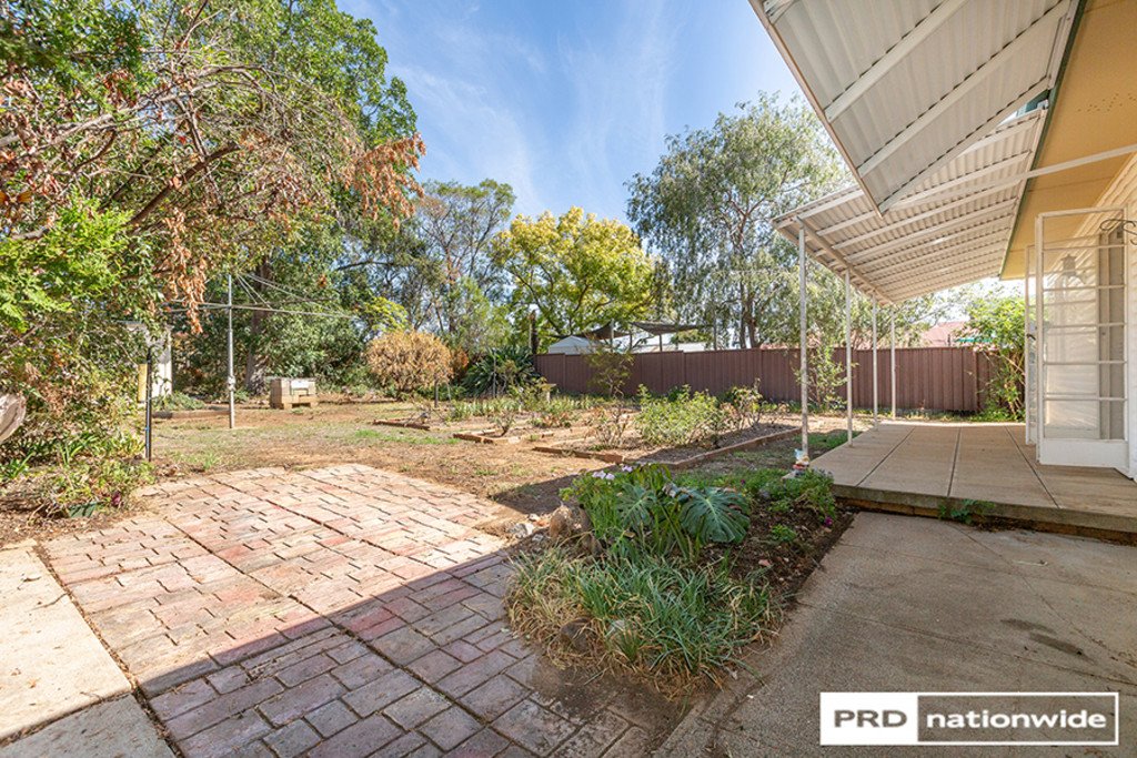 4 Joan Street TAMWORTH 14