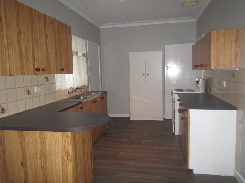 4 John Street TAMWORTH 4