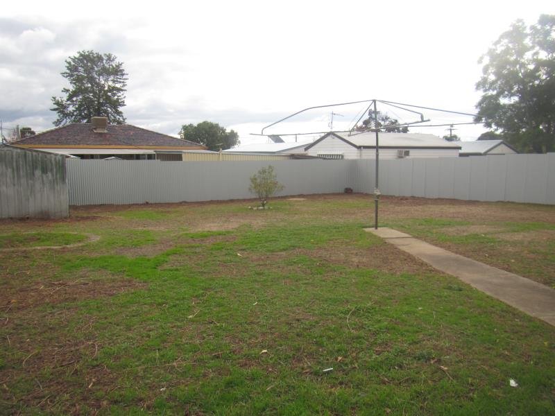 4 John Street TAMWORTH 9
