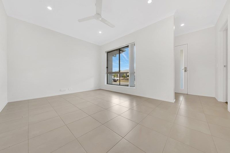 4 Josephine Street BOYNE ISLAND 2