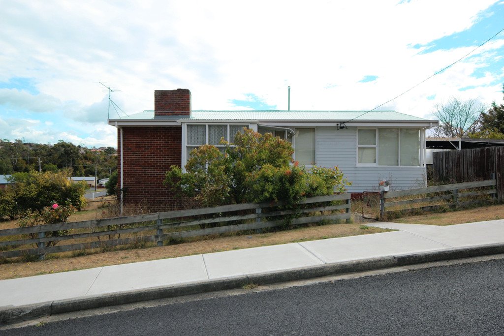 4 Karwin Street CHIGWELL 1