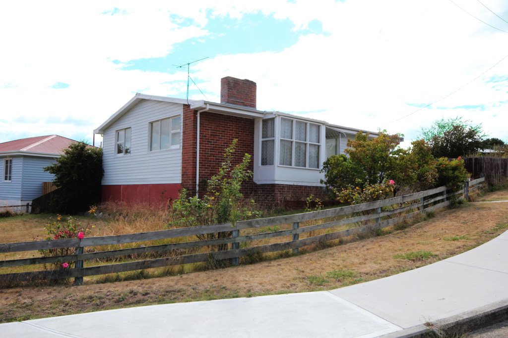 4 Karwin Street CHIGWELL 2