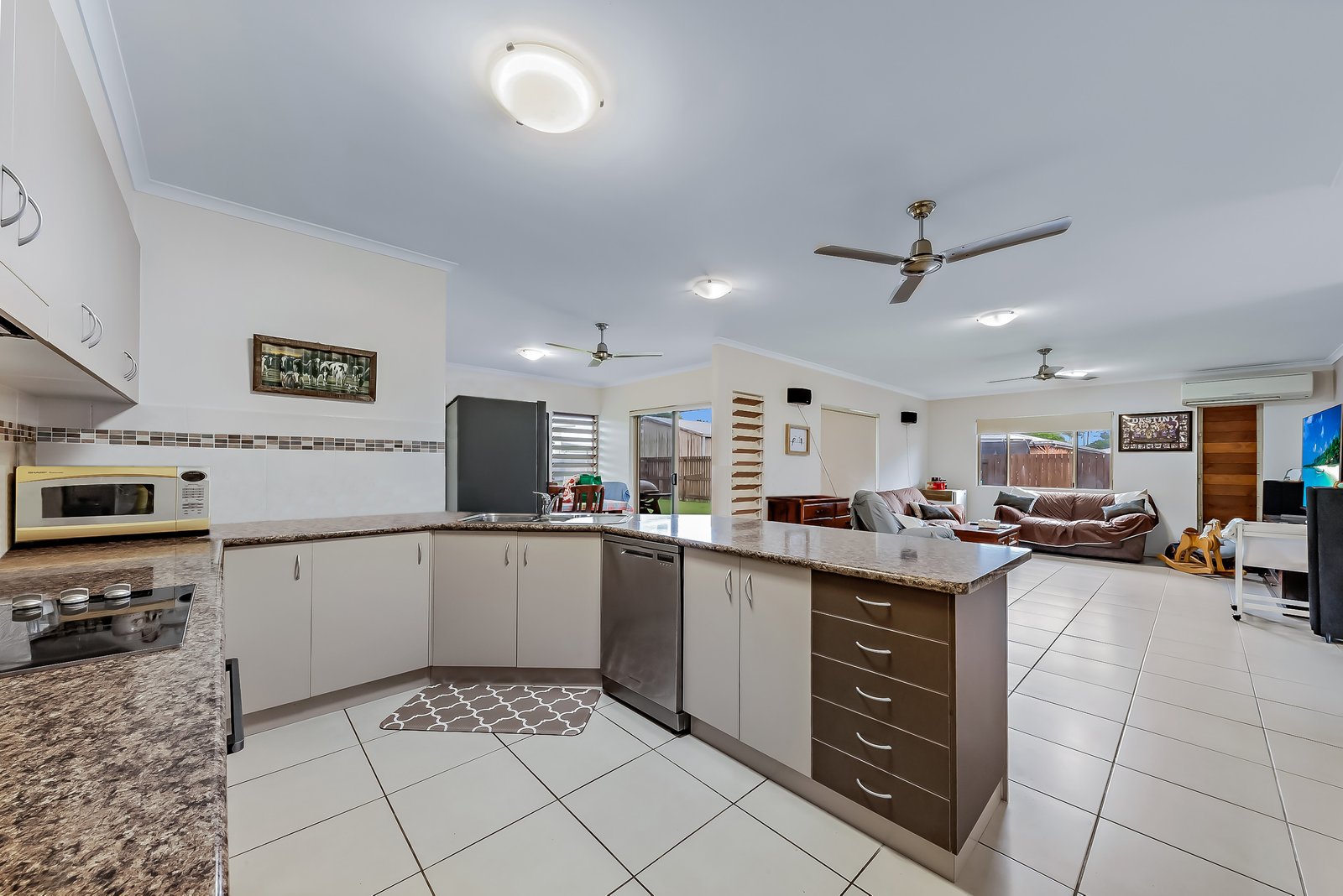 4 Keith Johns Drive PROSERPINE 3