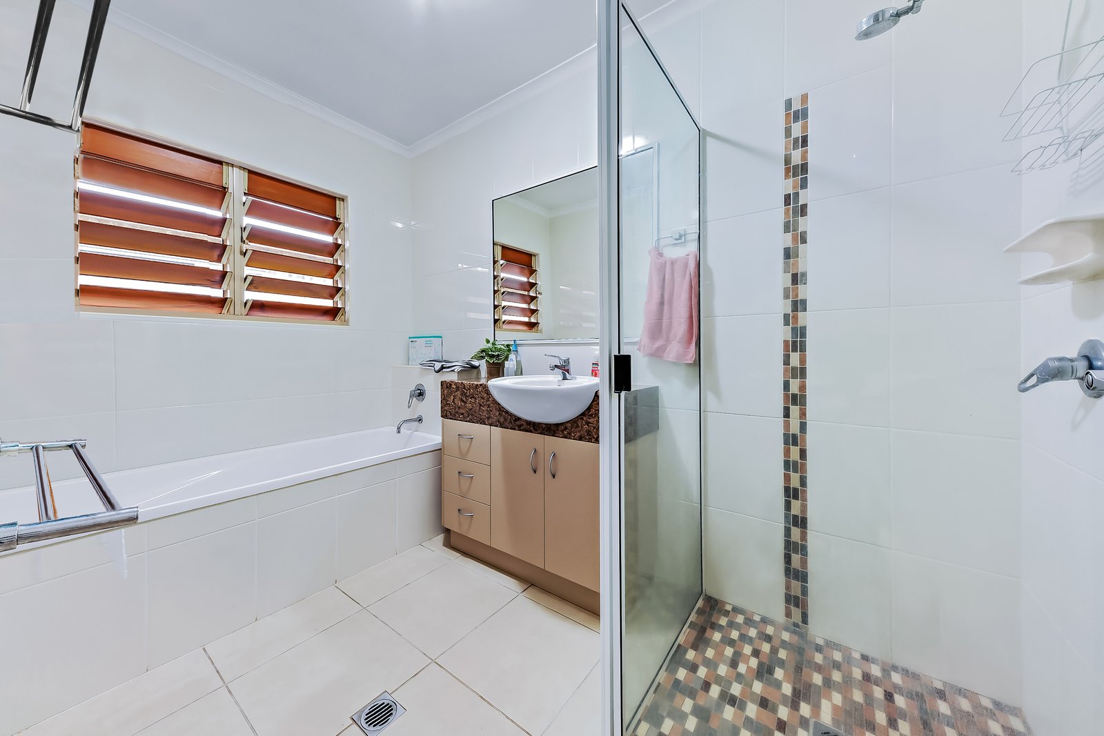 4 Keith Johns Drive PROSERPINE 10