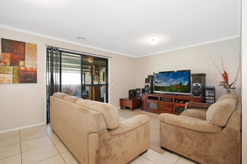 4 Kennedia Street THURGOONA 5