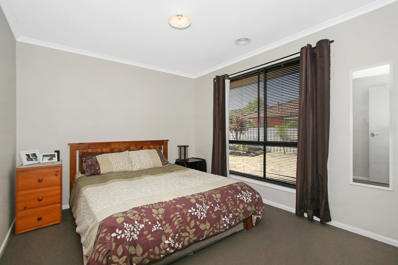 4 Kennedia Street THURGOONA 6