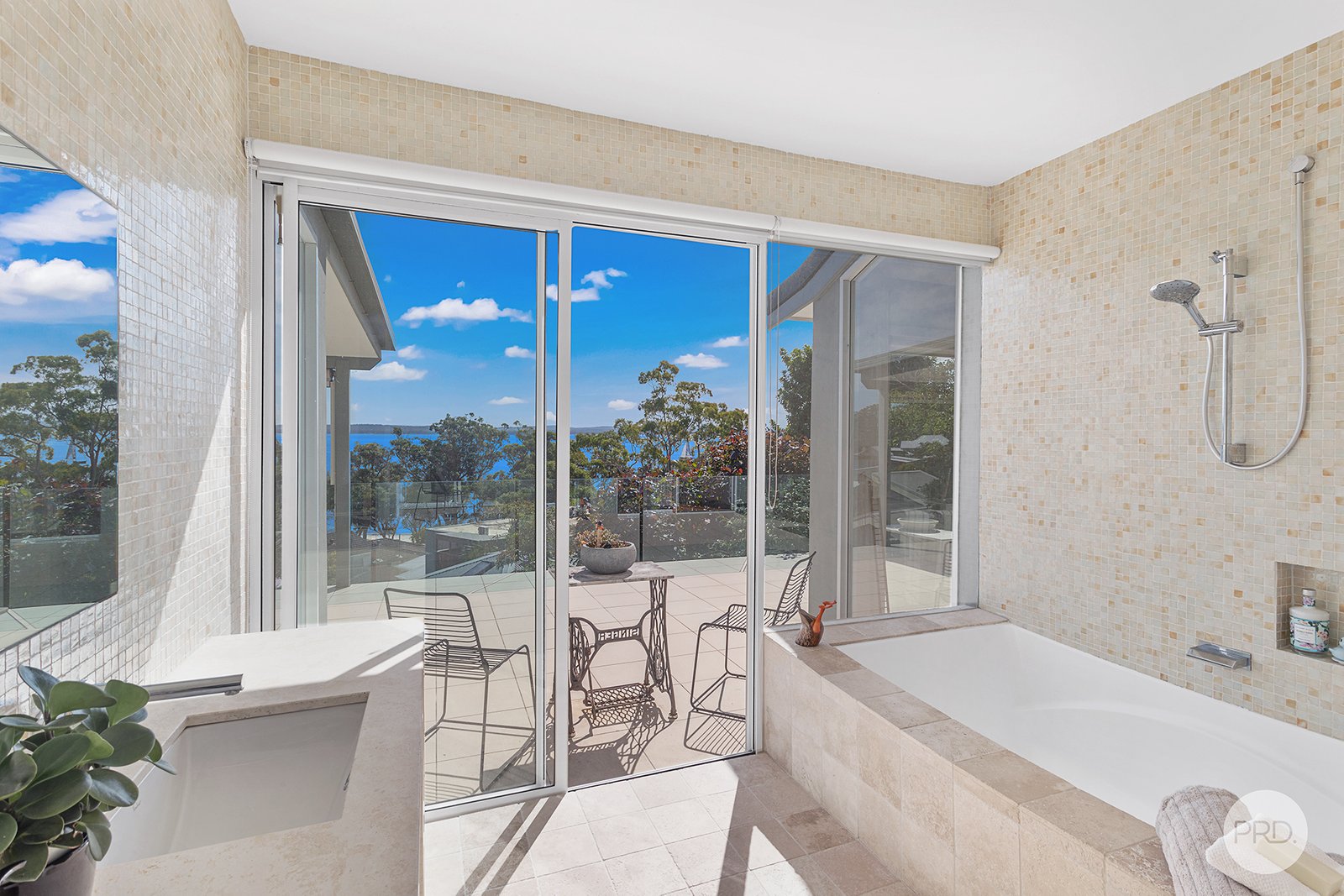 4 Kerrie Close NELSON BAY 19