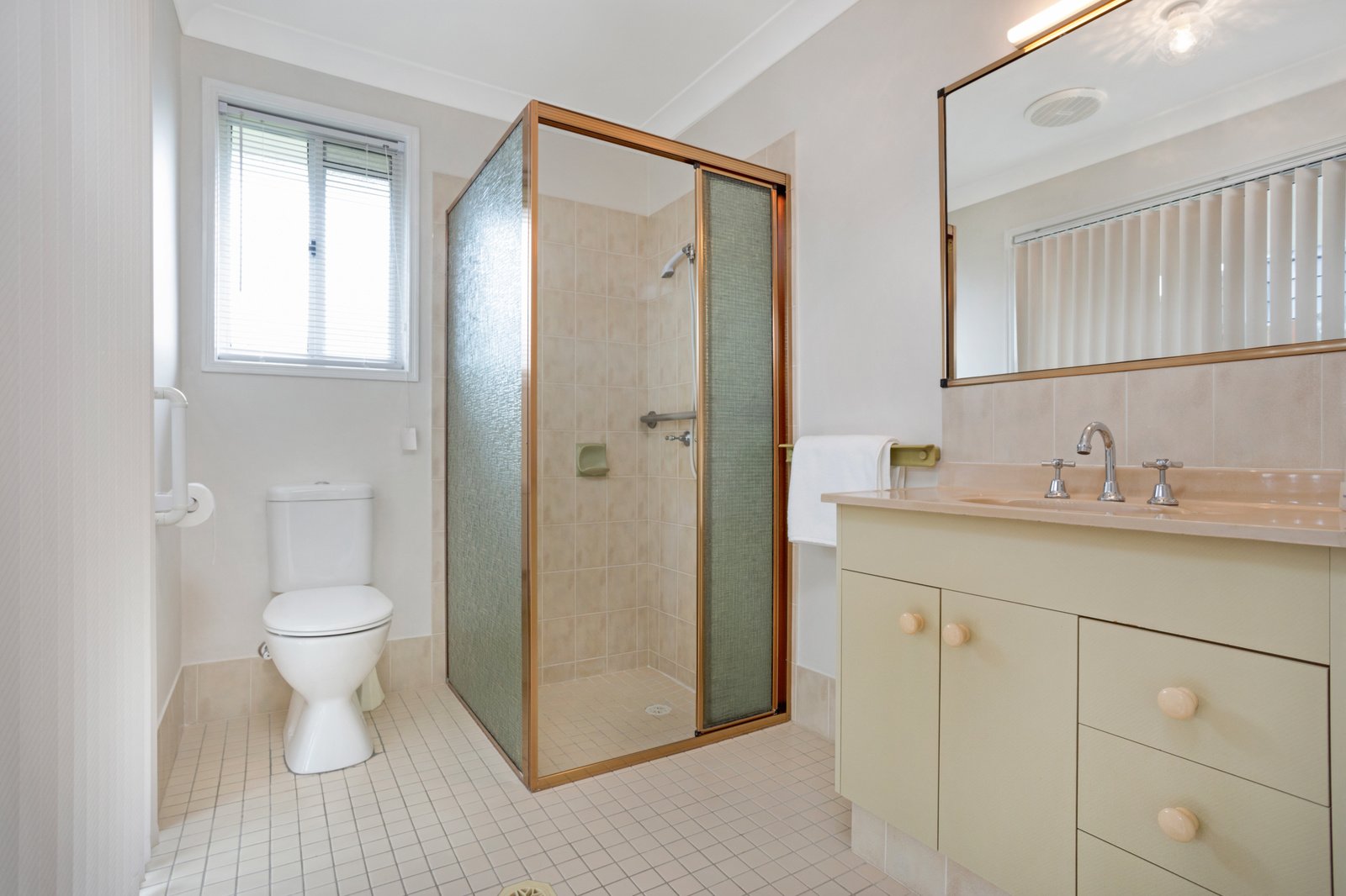 4 Kinglet Street BURLEIGH WATERS 7