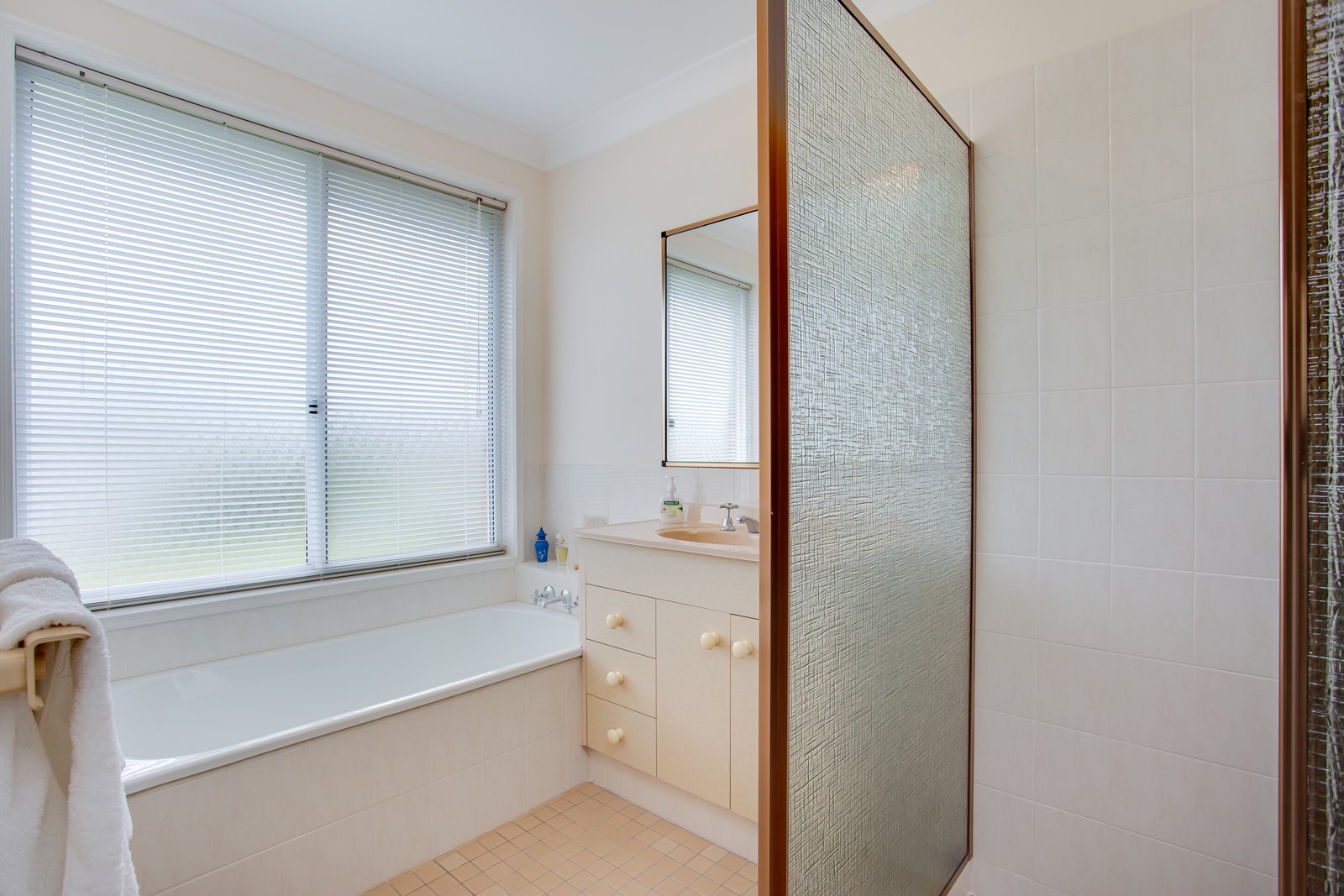 4 Kinglet Street BURLEIGH WATERS 15