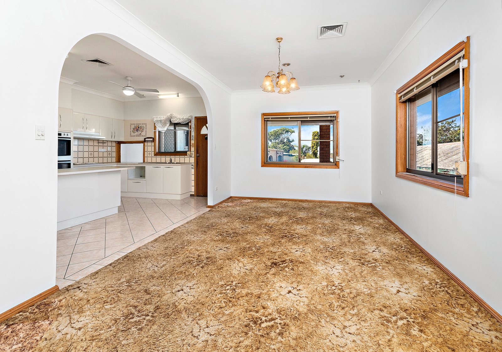 4 Kingsley Drive LAKE HEIGHTS 6