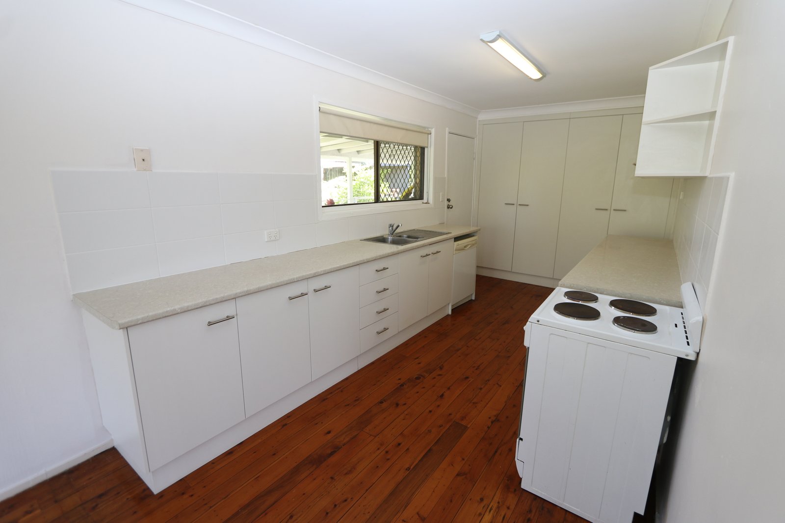 4 Kurrambee Avenue ASHMORE 2
