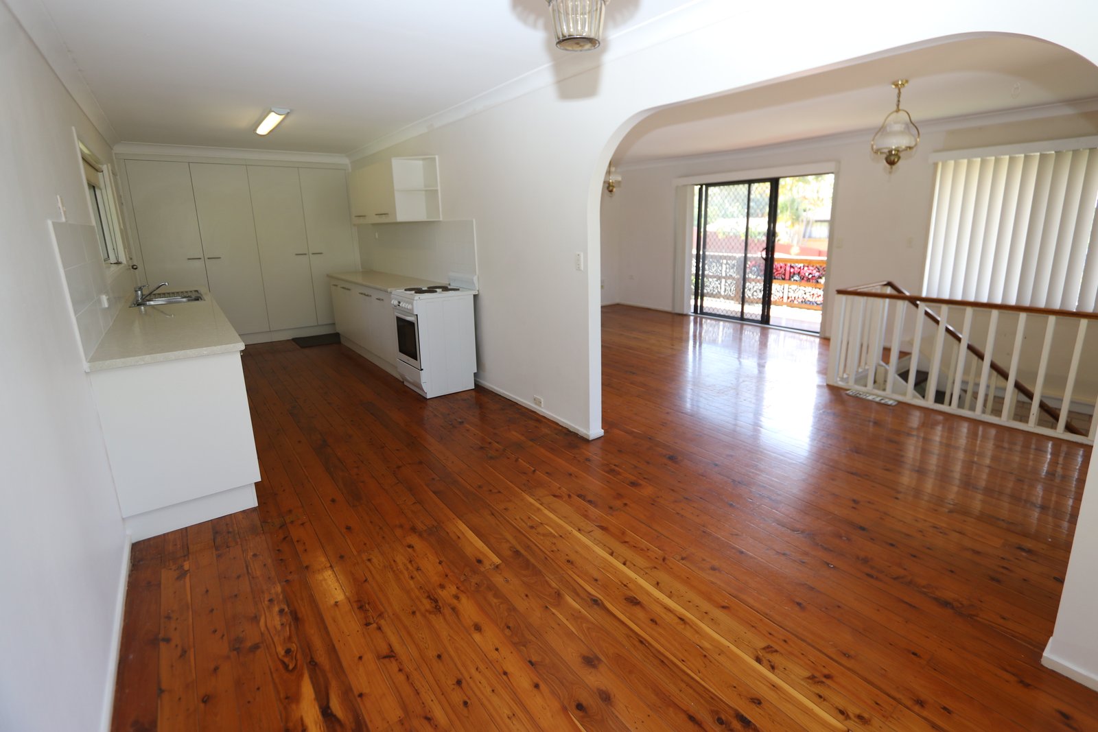 4 Kurrambee Avenue ASHMORE 4