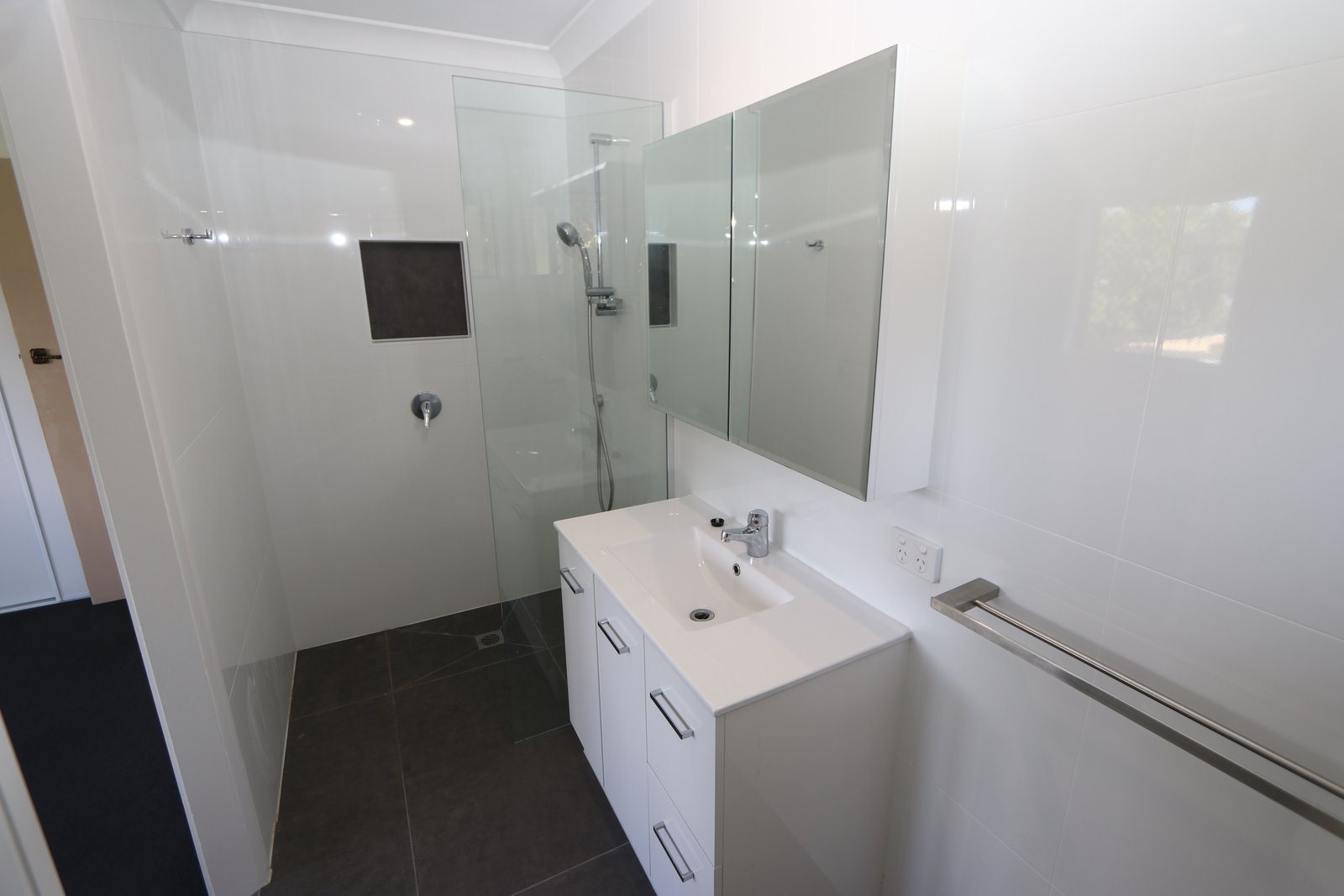4 Kurrambee Avenue ASHMORE 11