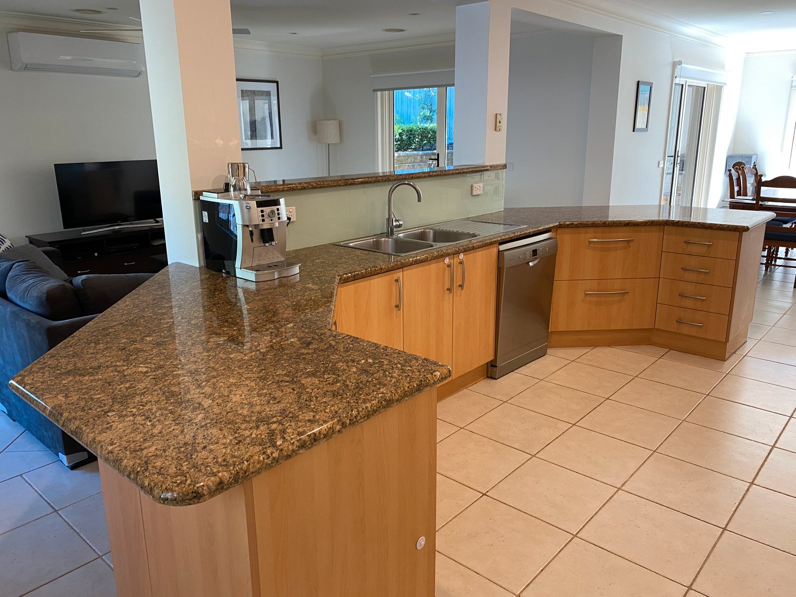Gallery: 4 Kyeema Avenue