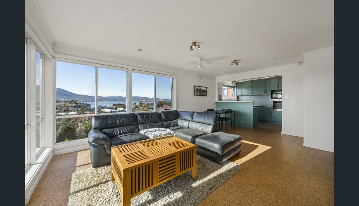 4 Kyne Court BERRIEDALE 3