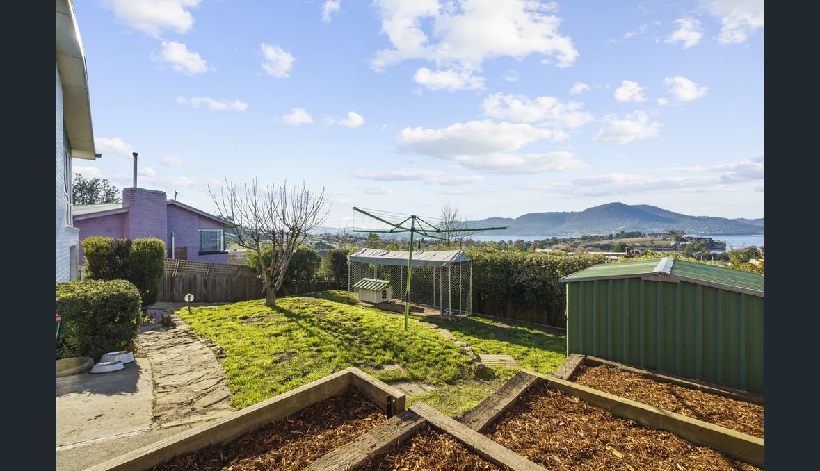 4 Kyne Court BERRIEDALE 13