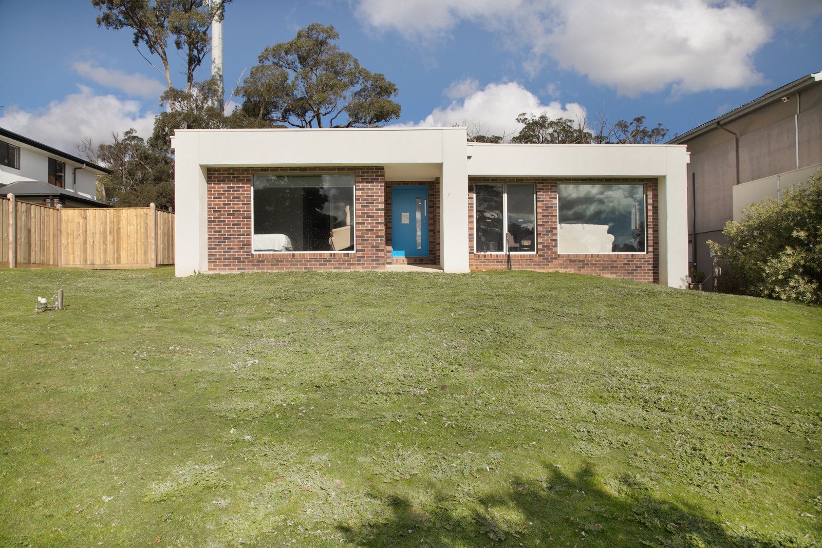 4 Lakeside Drive CRESWICK 2