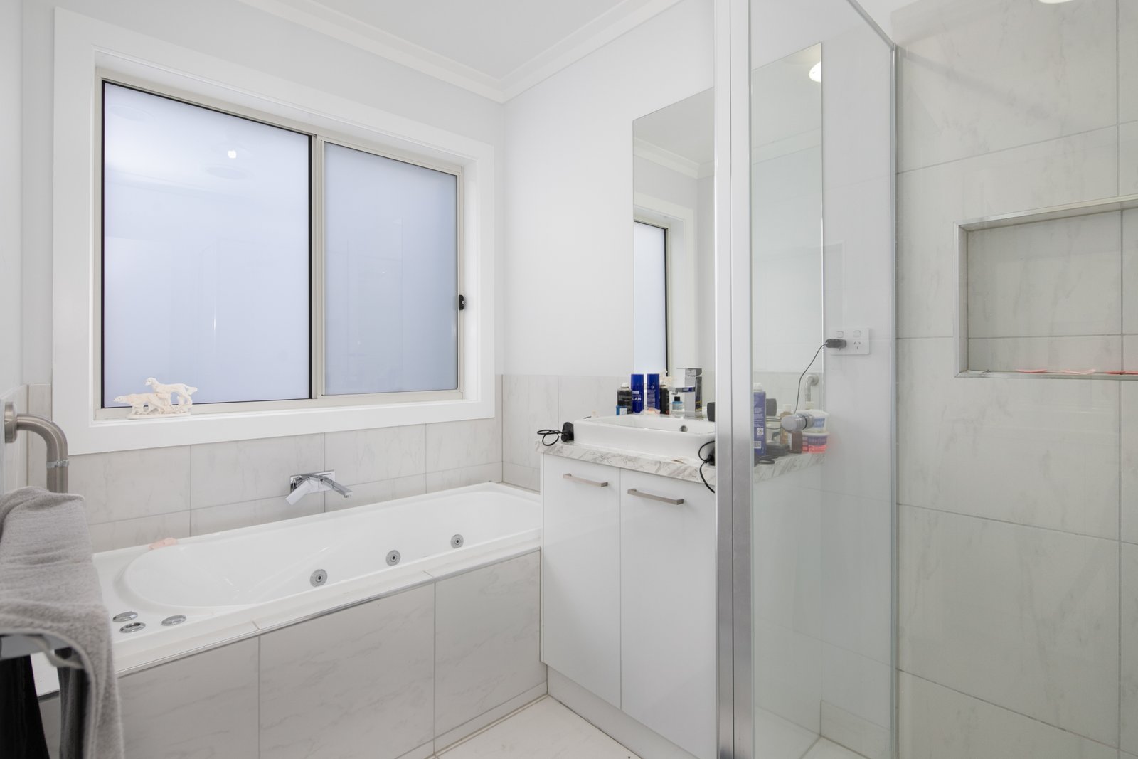 4 Lakeside Drive CRESWICK 8