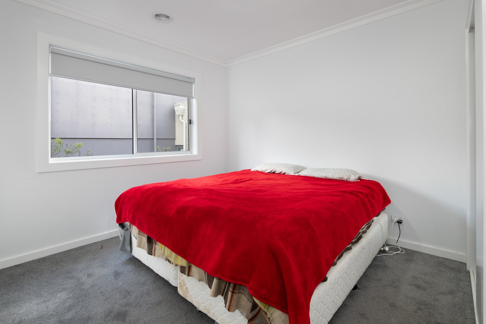 4 Lakeside Drive CRESWICK 9