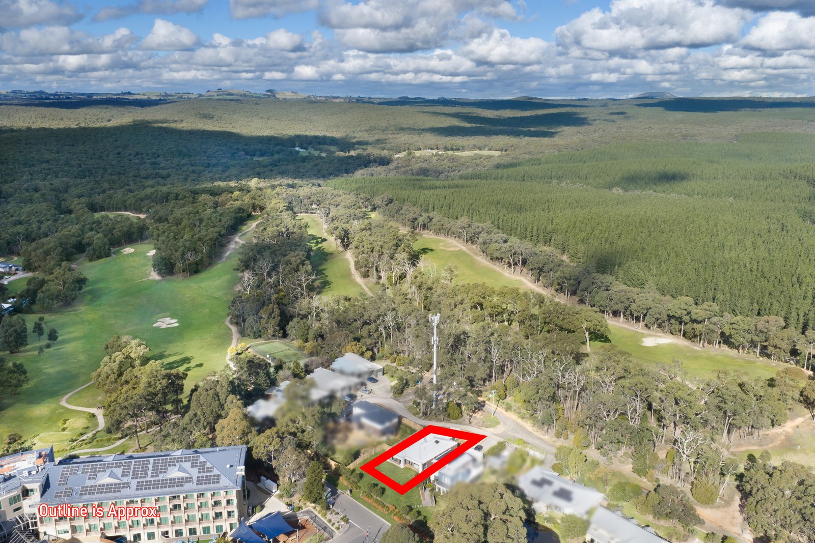 4 Lakeside Drive CRESWICK 16