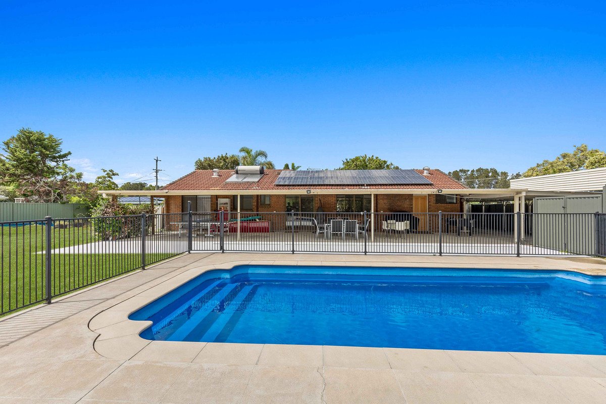 4 Larch Street Tallebudgera 3