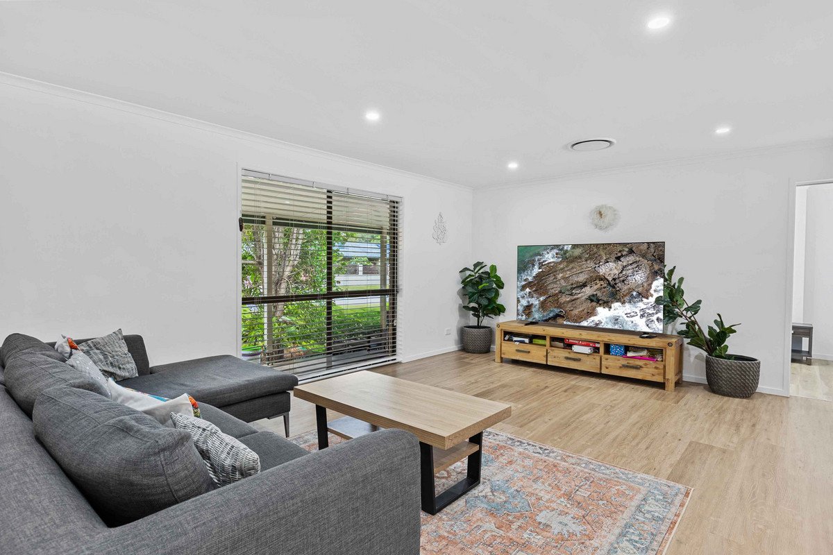 4 Larch Street Tallebudgera 11