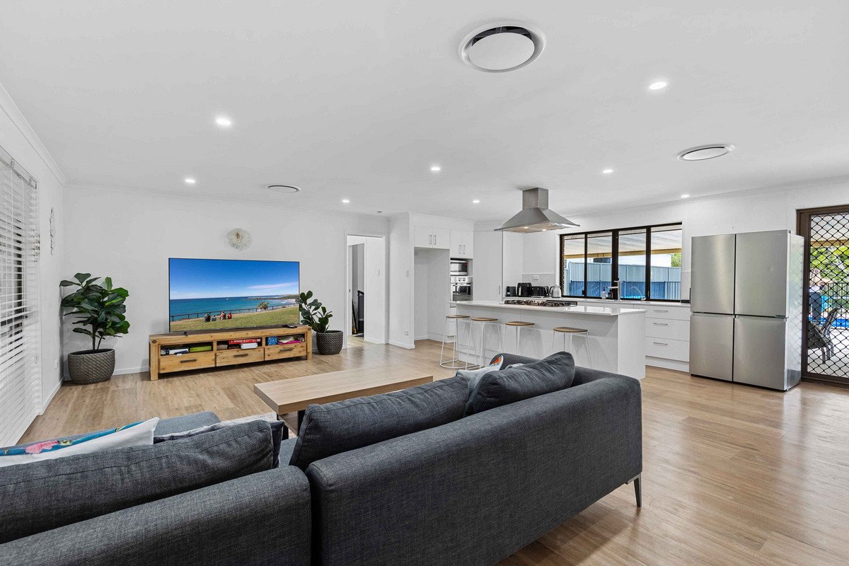 4 Larch Street Tallebudgera 12