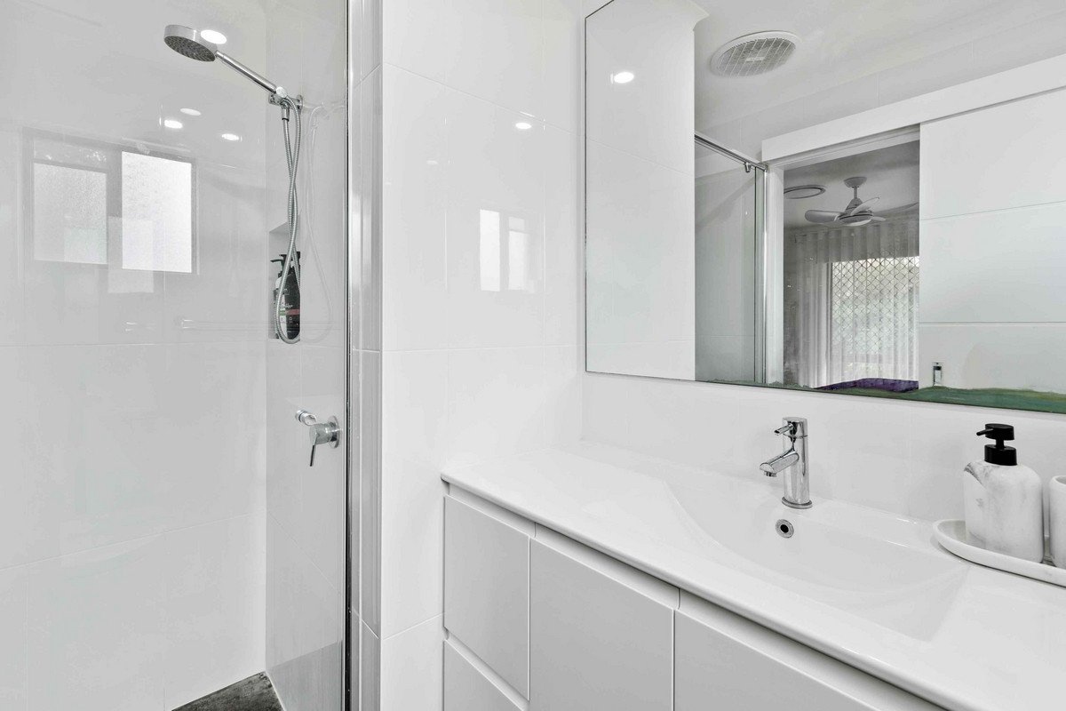 4 Larch Street Tallebudgera 14