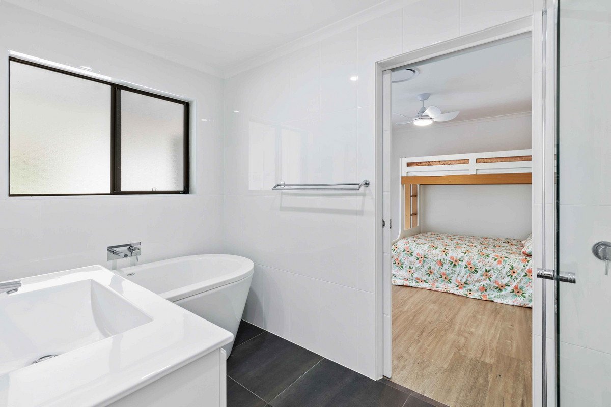 4 Larch Street Tallebudgera 16