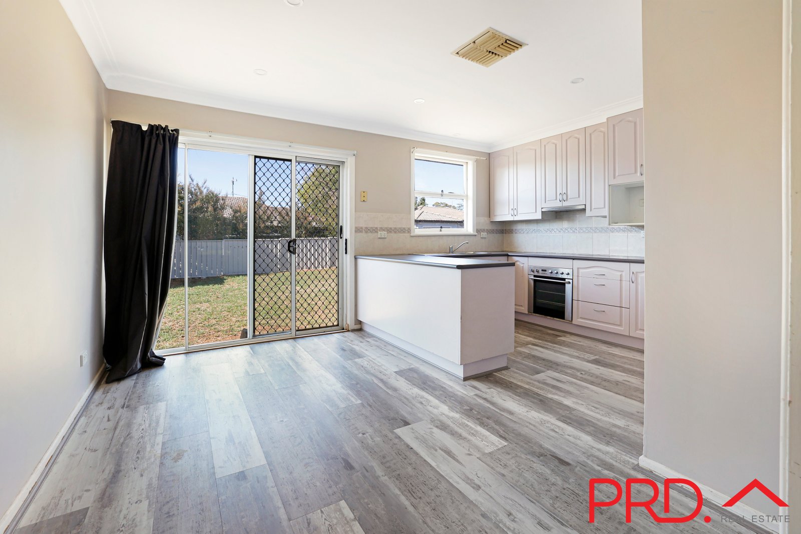 4 Larool Street TAMWORTH 4