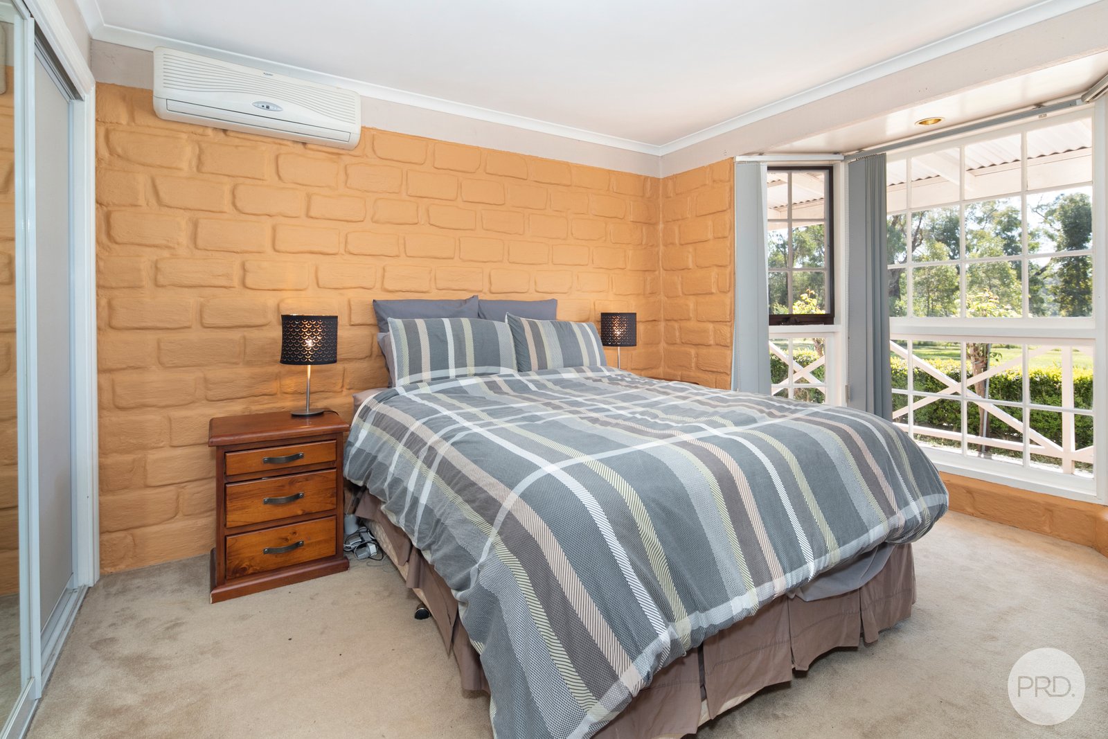 4 Laurence Drive SNAKE VALLEY 12