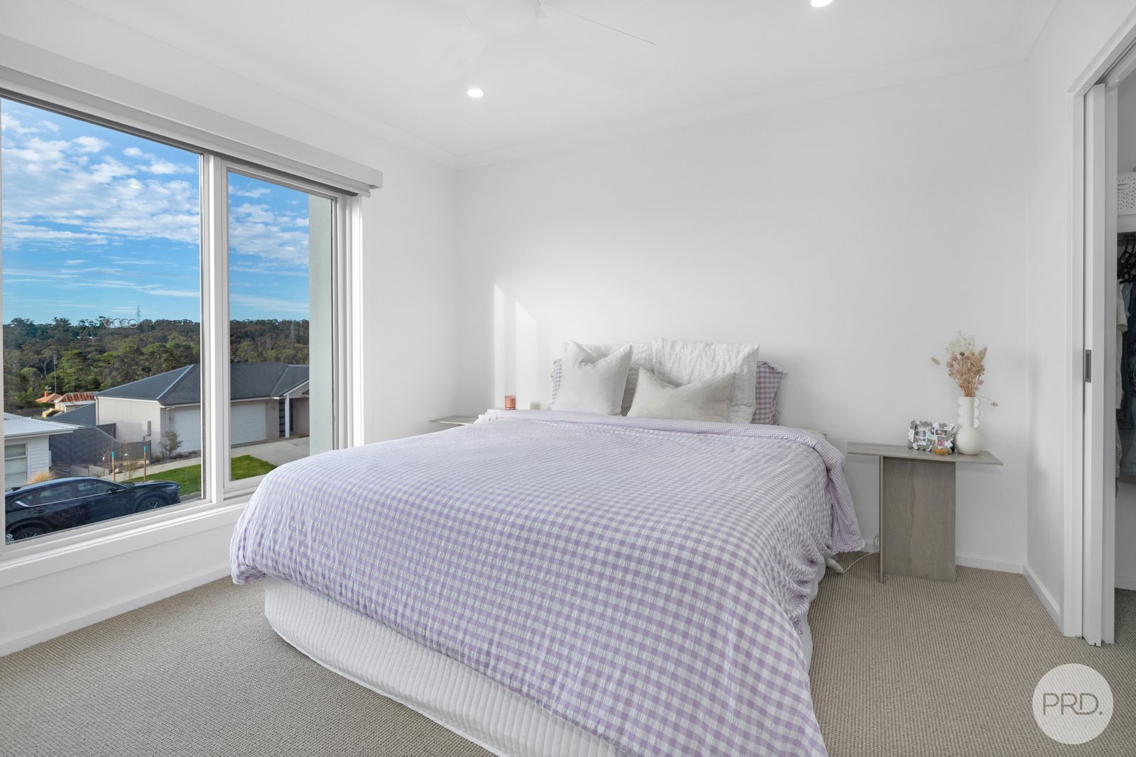 4 Lautaret Road BROWN HILL 10