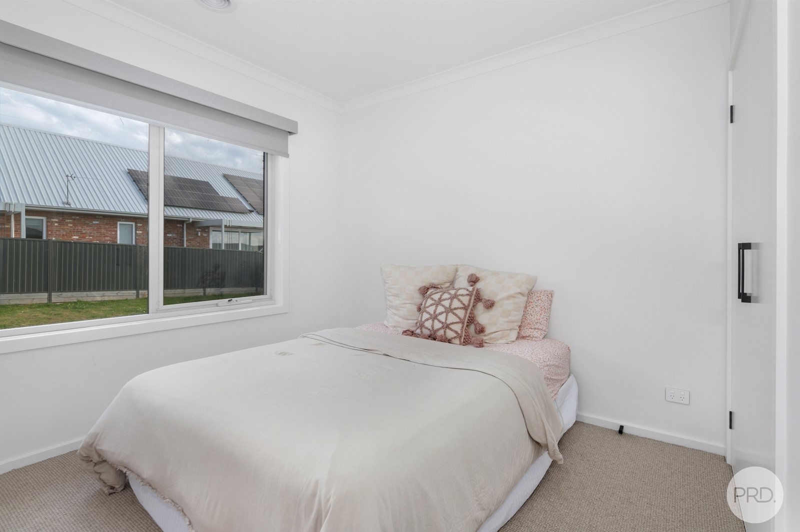 4 Lautaret Road BROWN HILL 13