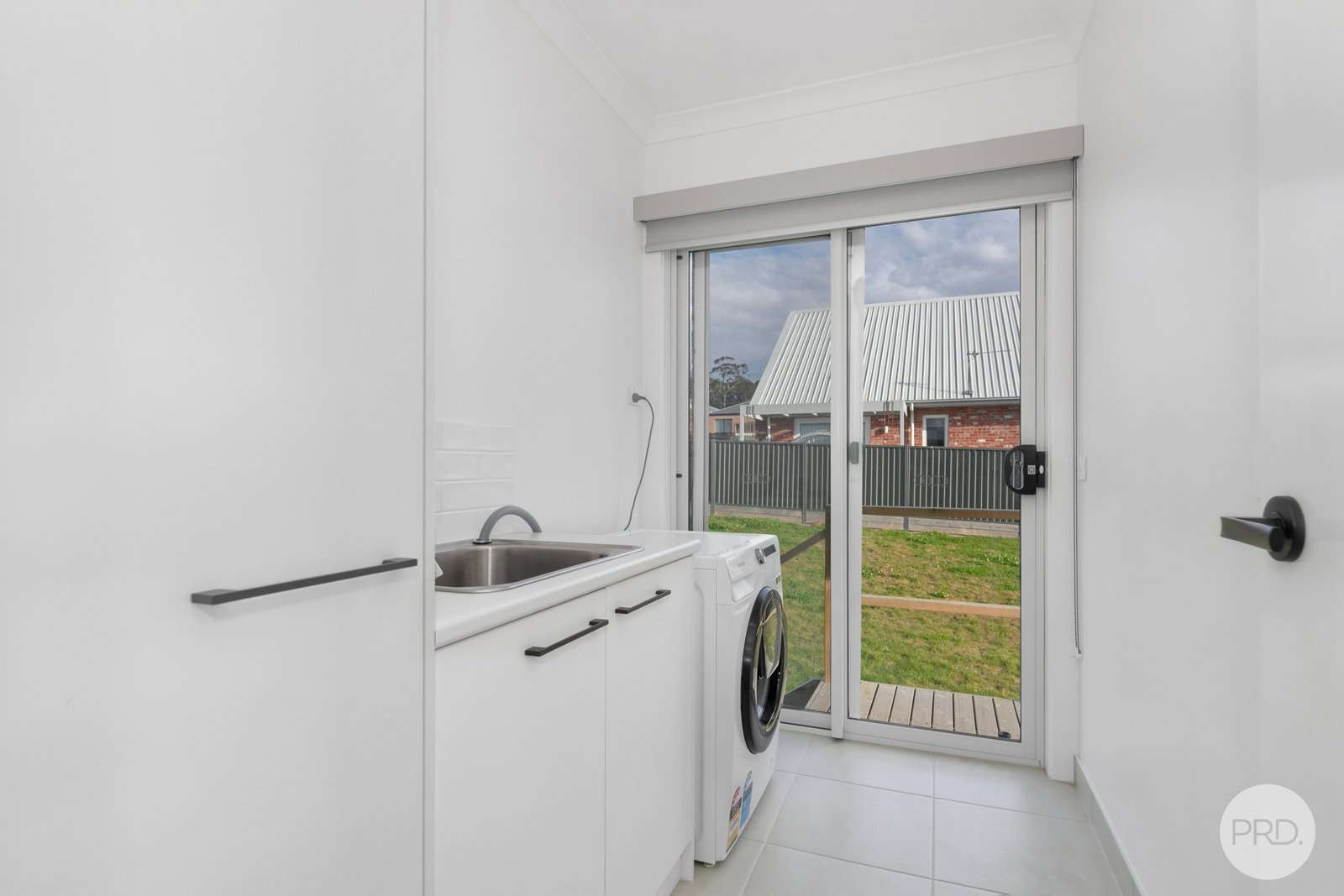 4 Lautaret Road BROWN HILL 15