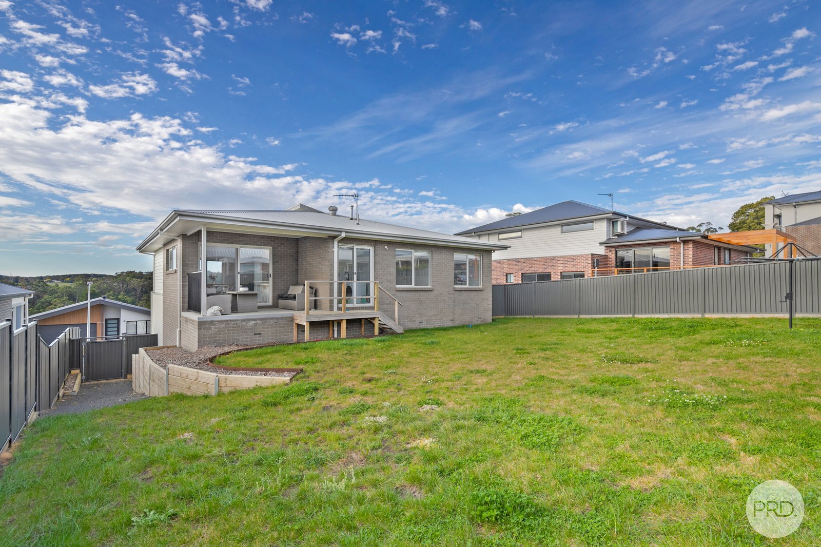 4 Lautaret Road BROWN HILL 16