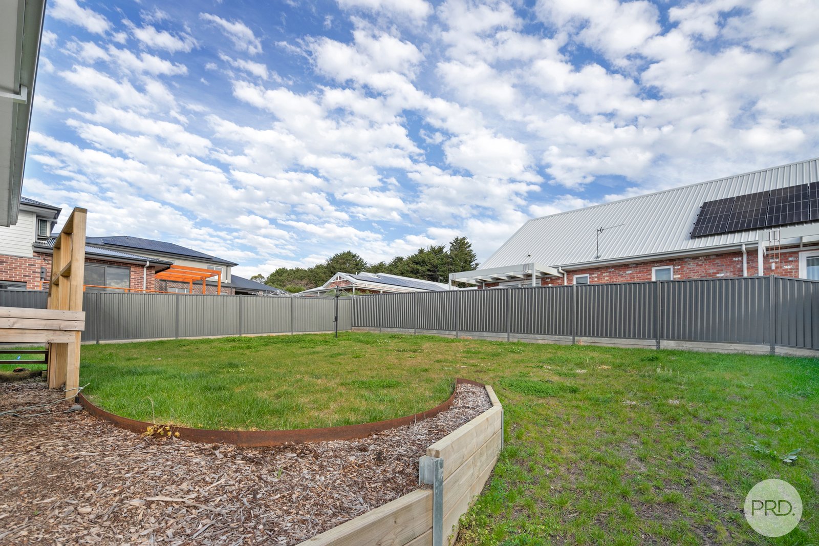 4 Lautaret Road BROWN HILL 18