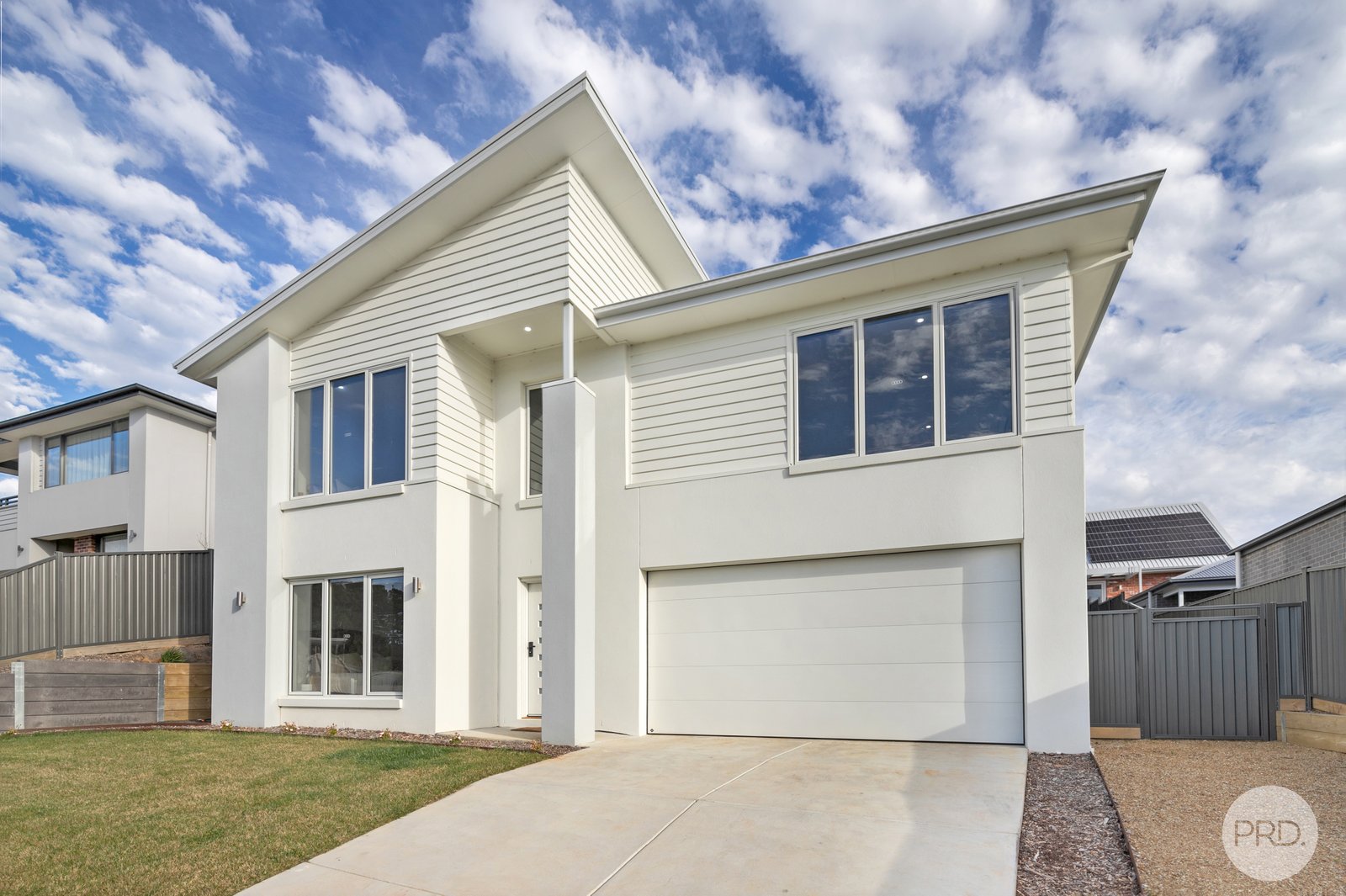 4 Lautaret Road BROWN HILL 19