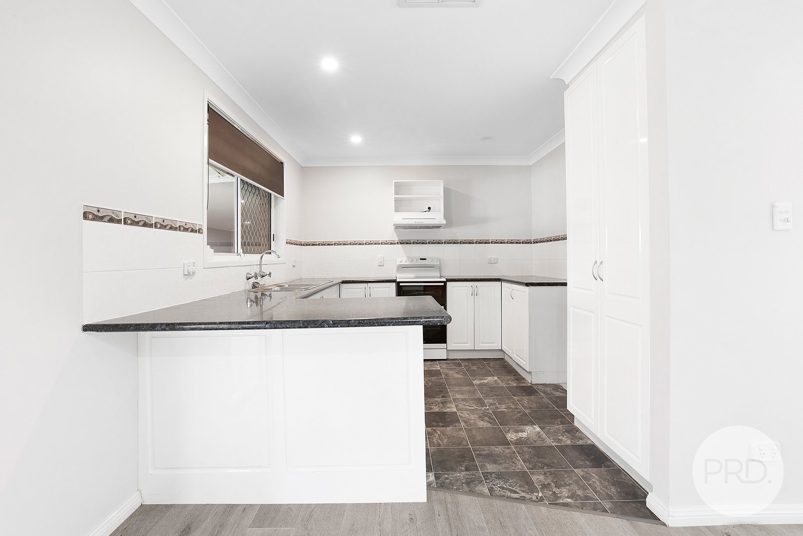 4 Lawson Place TAMWORTH 6