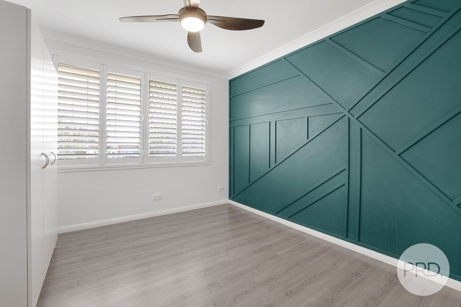 4 Lawson Place TAMWORTH 9