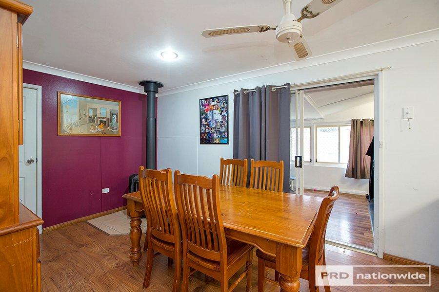 4 Lawson Place TAMWORTH 4