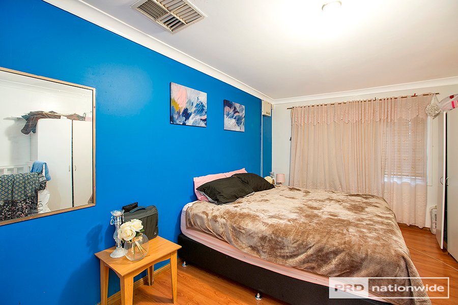4 Lawson Place TAMWORTH 7
