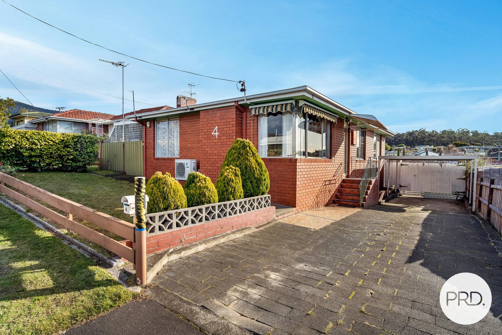 4 Leighland Road CLAREMONT 1
