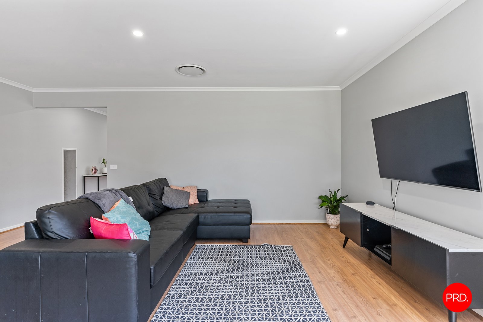 4 Limousin Court ASCOT 10