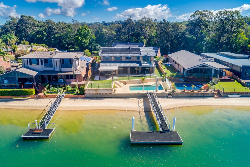 4 Linden Court PALM BEACH 1