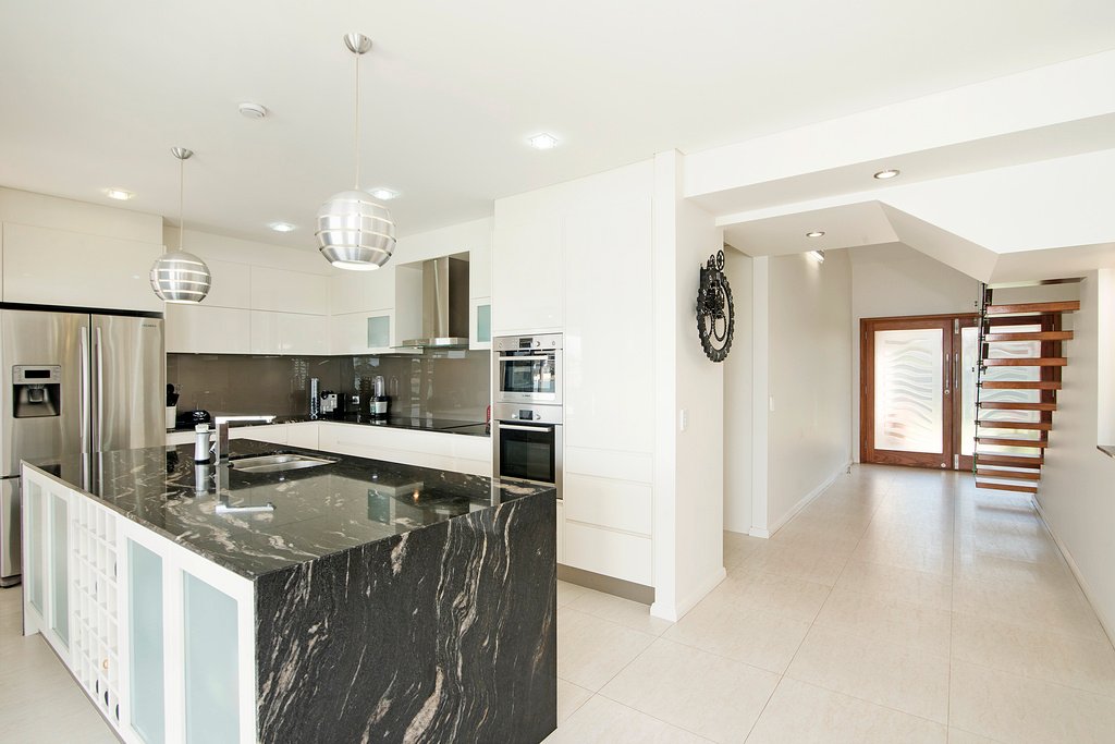 4 Linden Court PALM BEACH 16