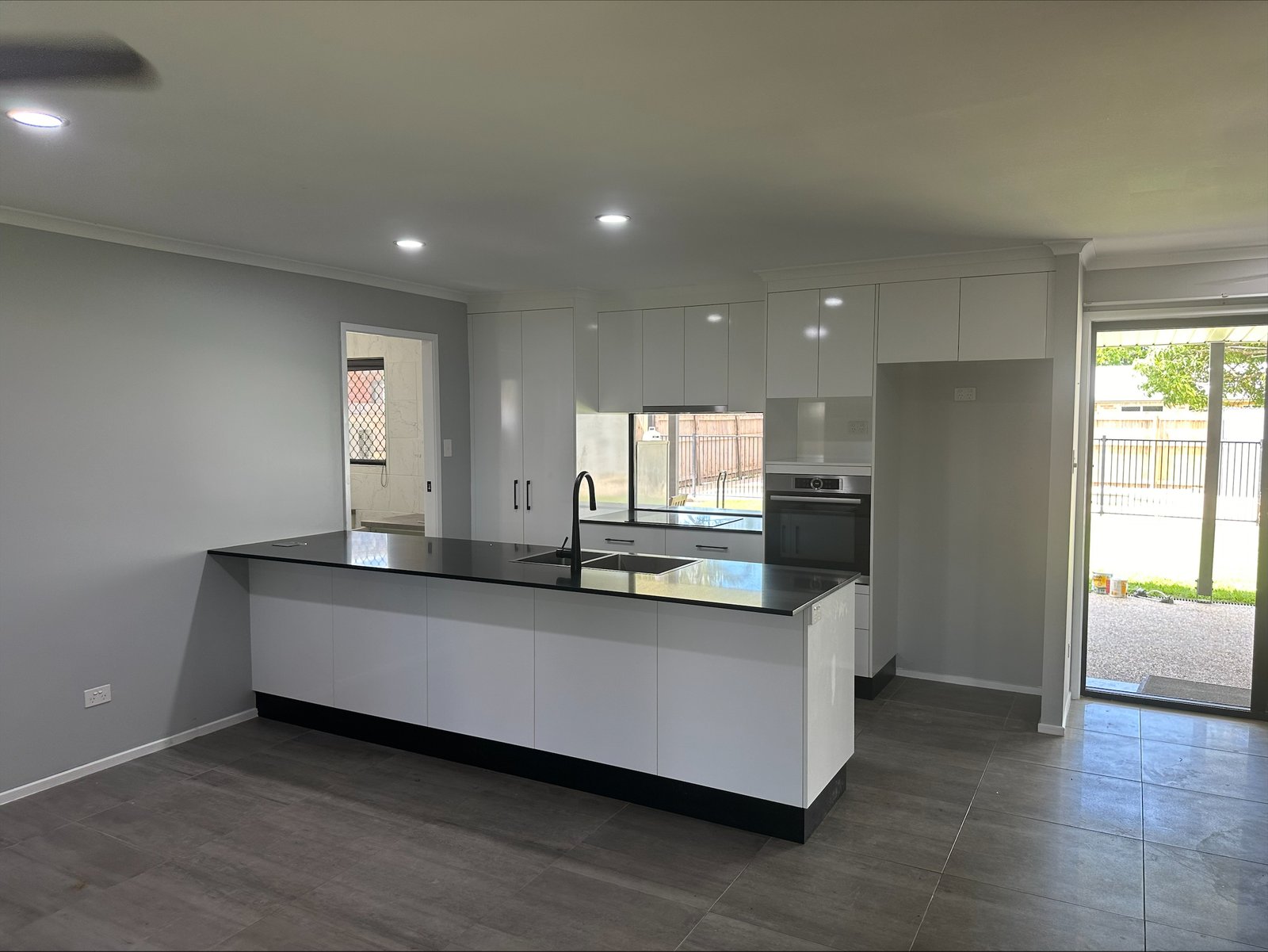 4 Lindesay Court SOUTH MACKAY 2