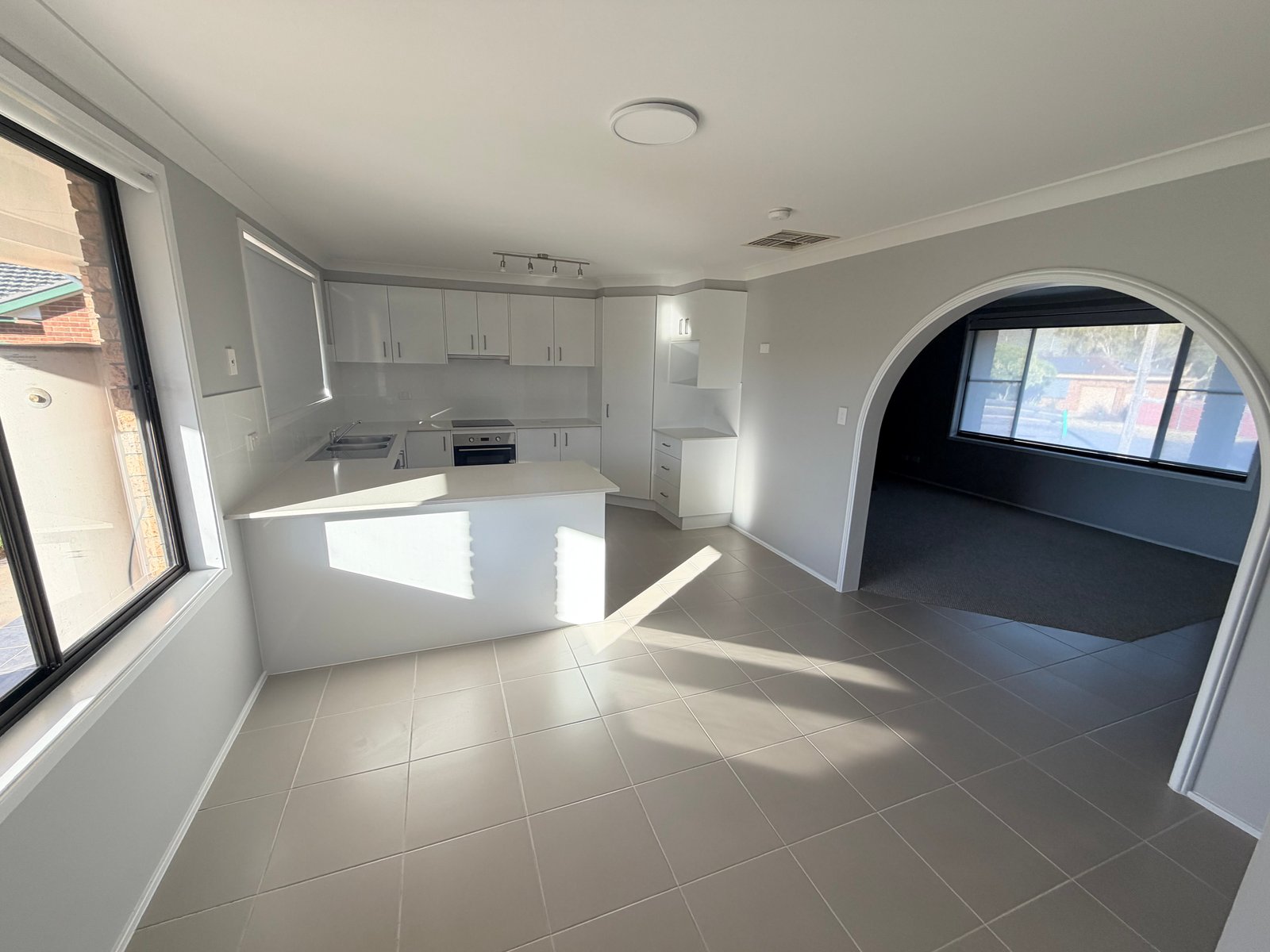4 Lindon Crescent TAMWORTH 3