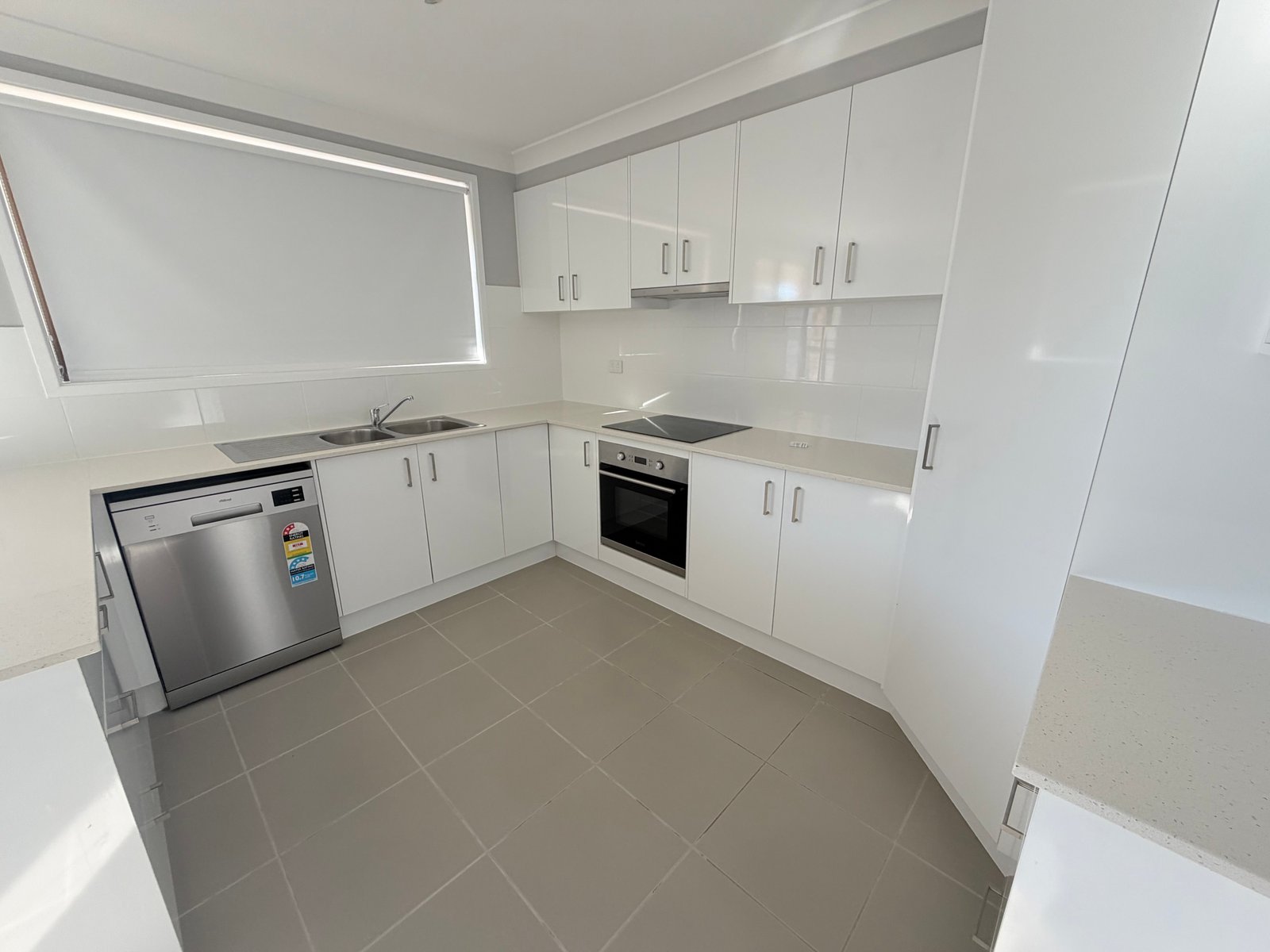 4 Lindon Crescent TAMWORTH 4