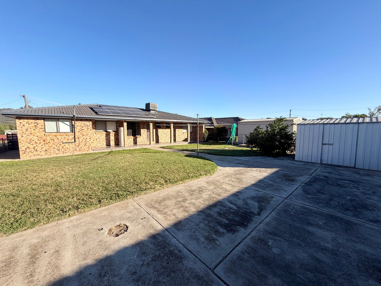 4 Lindon Crescent TAMWORTH 11