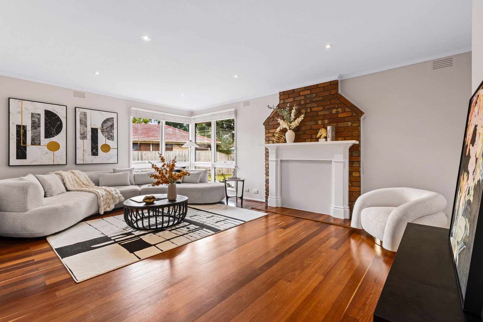 Gallery: 4 Locum Court